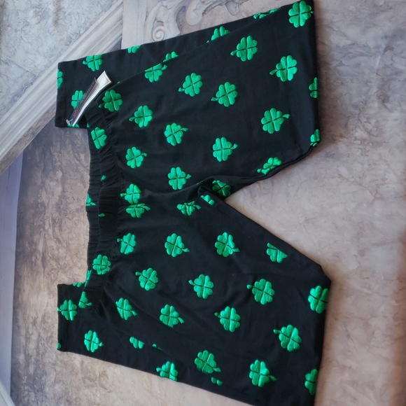 New with tags No Boundaries black and green shamrock leggings tights size small - Picture 2 of 4